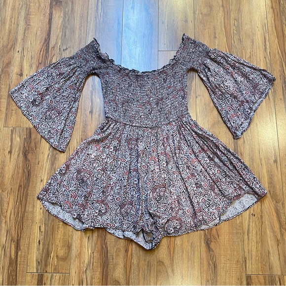 Ecote Boho Chic Witchycore OffShoulder Smocked Paisley Romper Size S - Picture 14 of 16